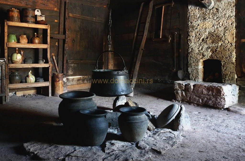Ognjište, tradicionalno mesto okupljanja porodice